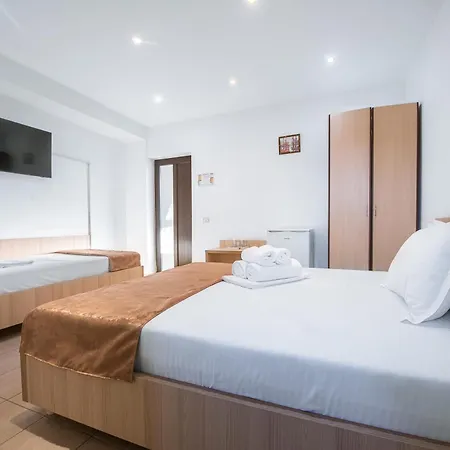 ゲストハウス Puky 4*